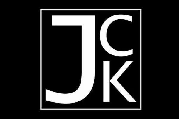 Spektakl „Inni Inni” przeniesiony do Zdrojowego Teatru Animacji – zmiana godziny na 19:00