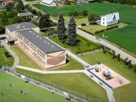 Lekcja angielskiego w klasie II – nauka przez ruch i zdrową rywalizację
