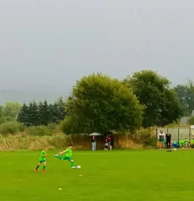 Młodzicy Orła Mysłakowice przegrali z Victorią Jelenia Góra 2:6