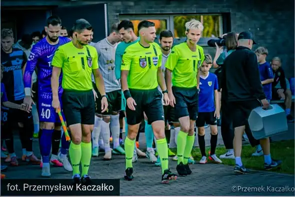 Maciej Kwiecień asystentem Damiana Sylwestrzaka w meczu Śląsk – Slovan Liberec