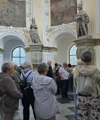 Seniorzy z Piechowic odkrywali Dolny Śląsk i uczyli się o samorządzie