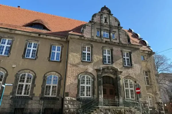 Dzień Poczty Polskiej: historia jeleniogórskiej poczty sięga początków XIX wieku