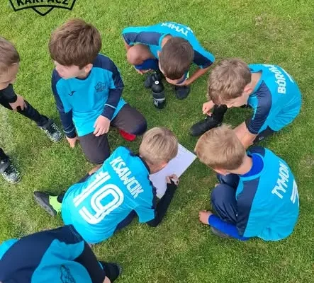 Młodzi piłkarze FC Karpacz na turnieju w Łomnicy