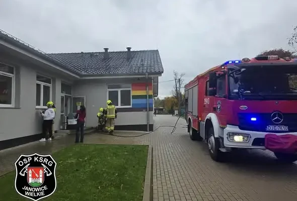 Ćwiczenia ewakuacyjne w szkole i przedszkolu w Janowicach Wielkich
