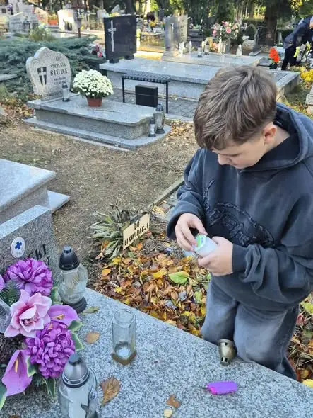 Uczniowie z Karpacza oddali hołd zmarłym pracownikom szkoły i GOPR-owcom